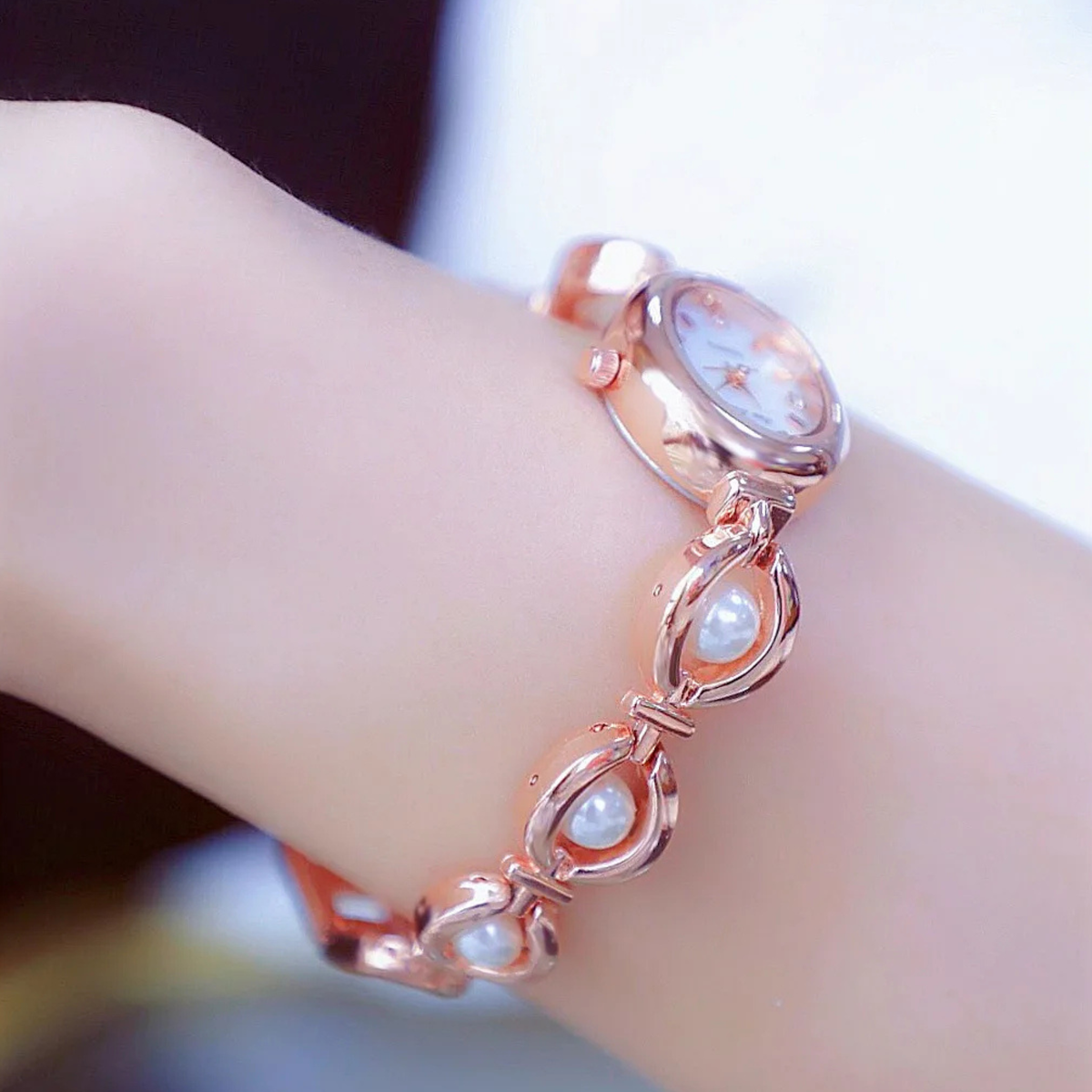 Lyra Pearl Link Watch