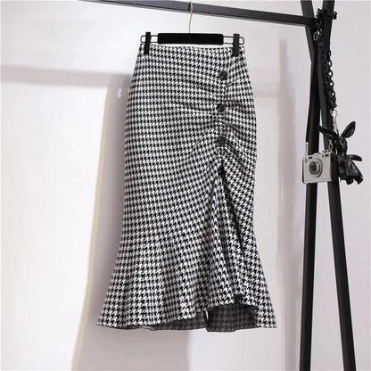 La Rue Houndstooth Trumpet Skirt