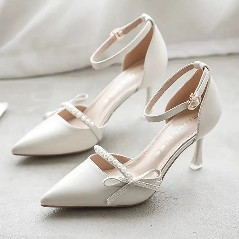 La Vie Pearl Bow Heel