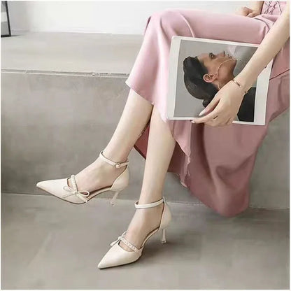 La Vie Pearl Bow Heel