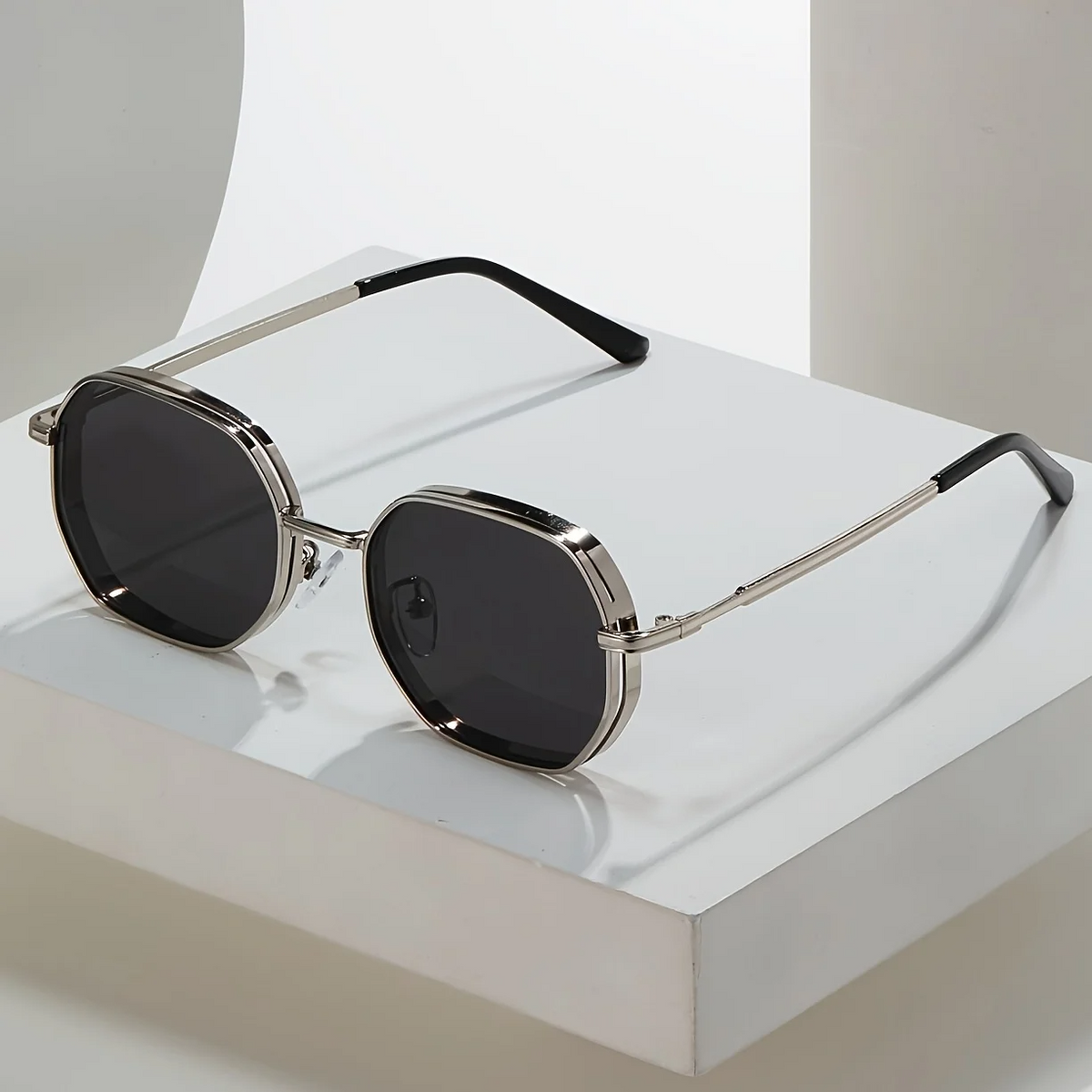 Helios Gradient Sunglasses