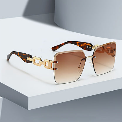 La Vie Chain Link Sunglasses