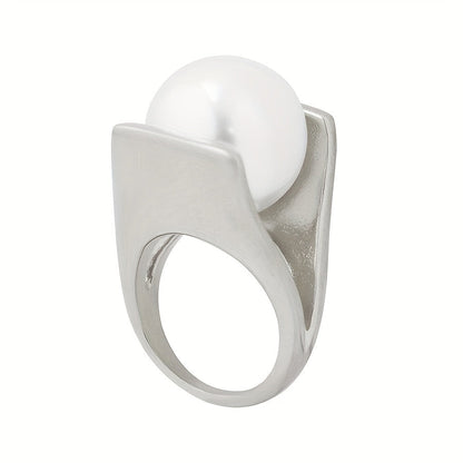 Perla Arc Cradle Ring