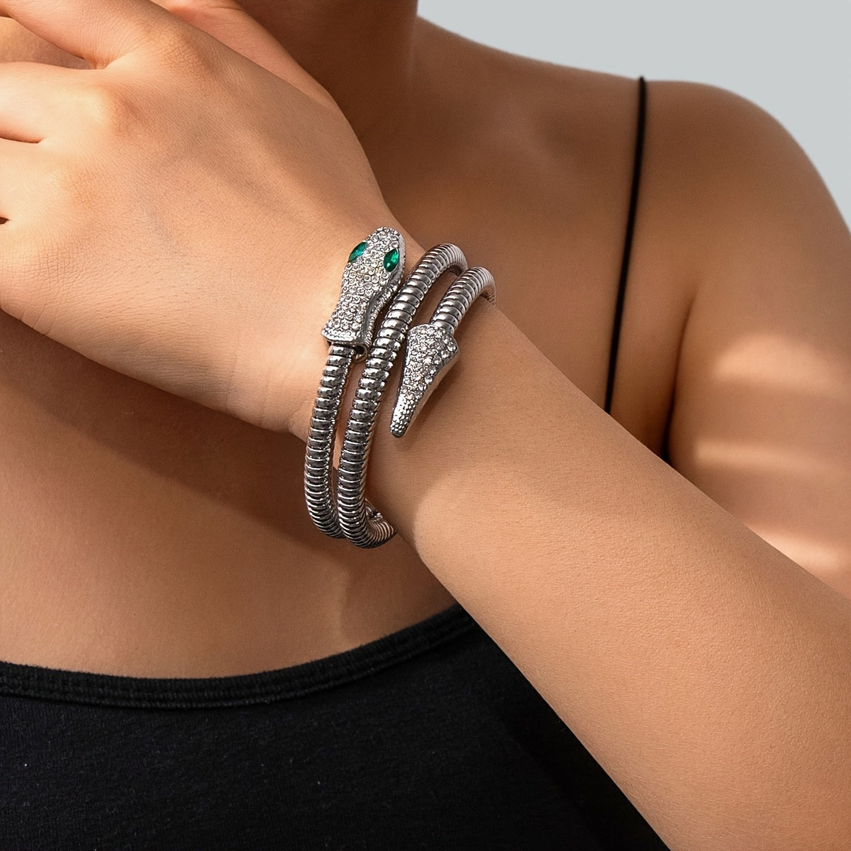 Serpenti Coil Cuff
